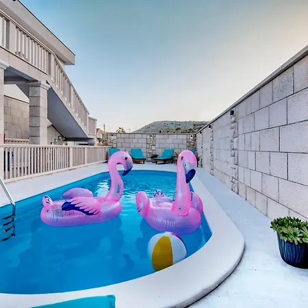 Hotel apartamentowy Harmonija Ivanica