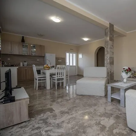 Hotel apartamentowy Harmonija Ivanica